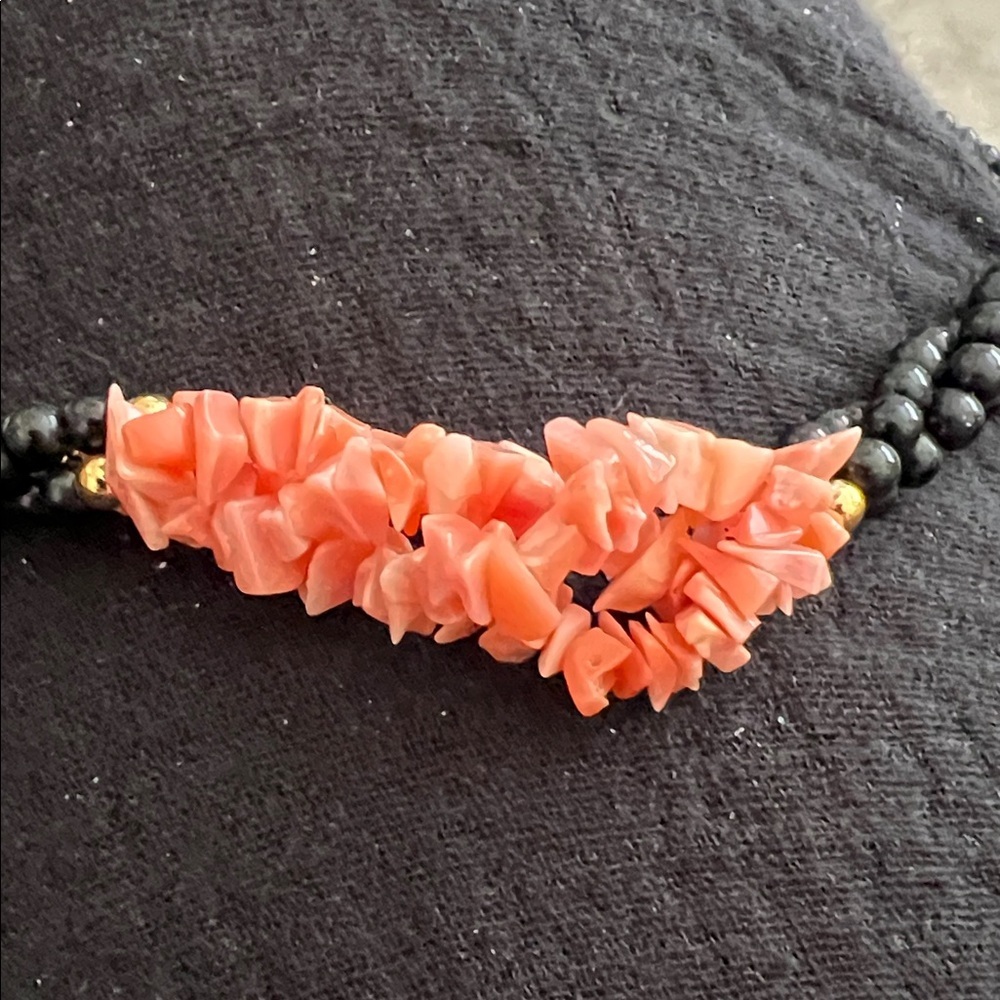 Chic Black and Coral Beaded Necklace - Picture 3 of 4